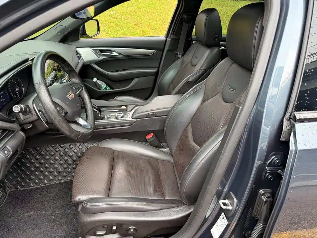 Cadillac CT5 — миниатюра 8