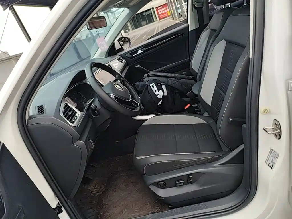 Volkswagen T-Roc 2022 — фото 14