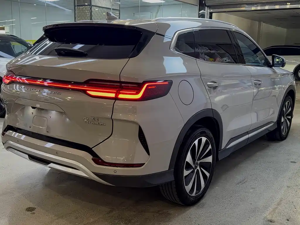 BYD Song Plus DM-i 2023 — фото 5