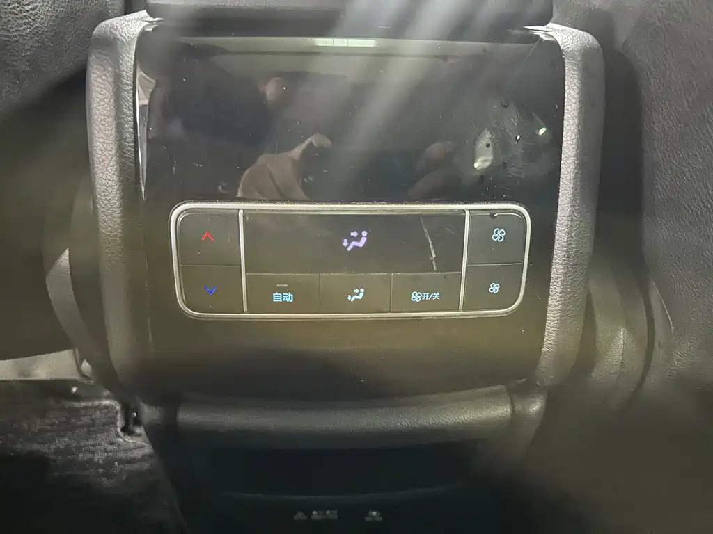 BYD Tang New Energy — миниатюра 19