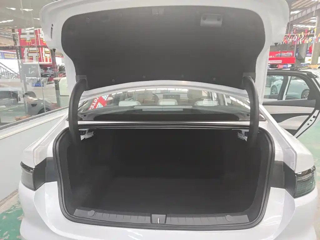BYD Seal 05 DM-i — миниатюра 19