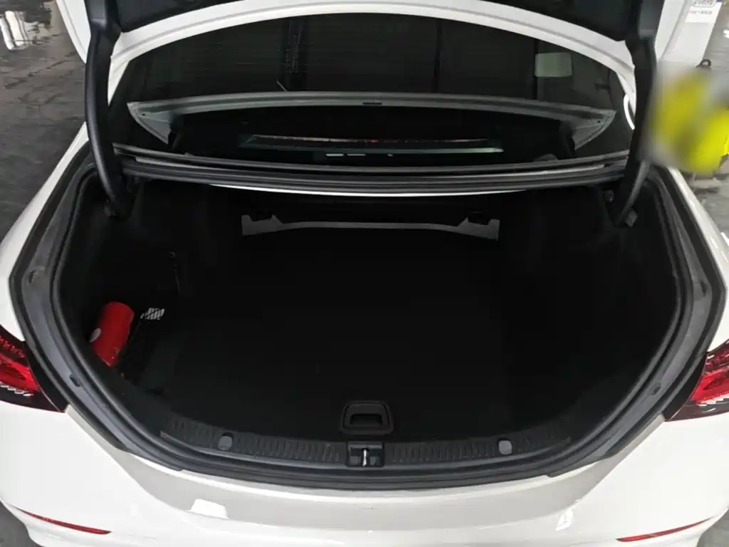 Mercedes-Benz E-Class 2021 — фото 18