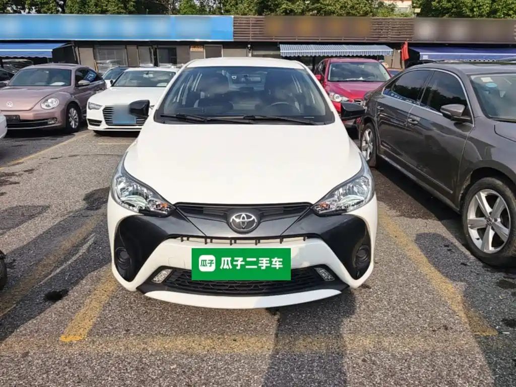 Toyota Yaris L 2022 — фото 2