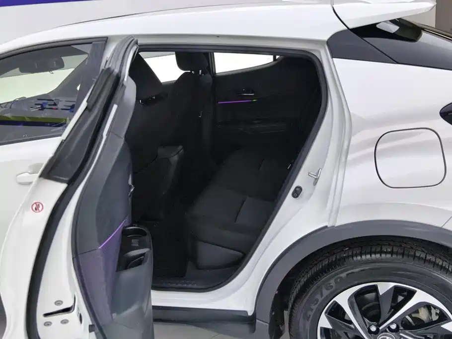 Toyota IZOA — миниатюра 11