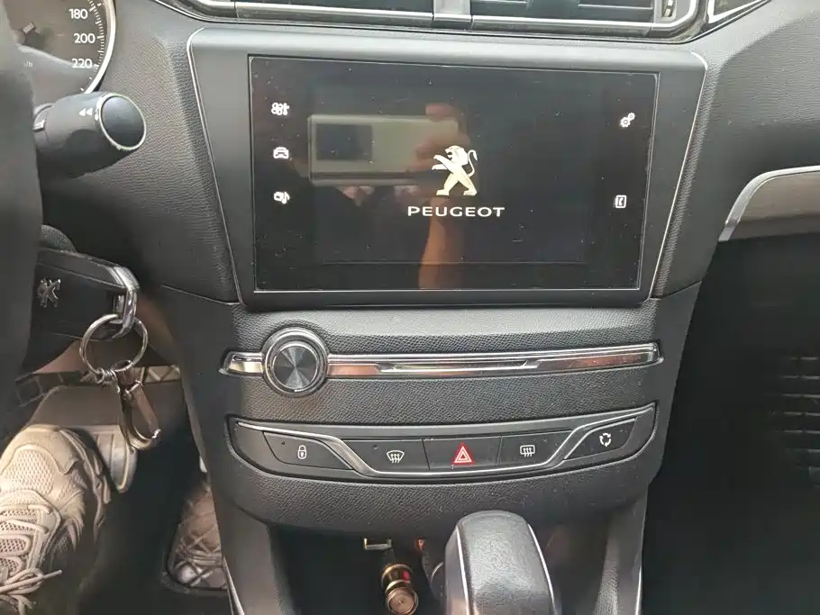 Peugeot 408 — миниатюра 13