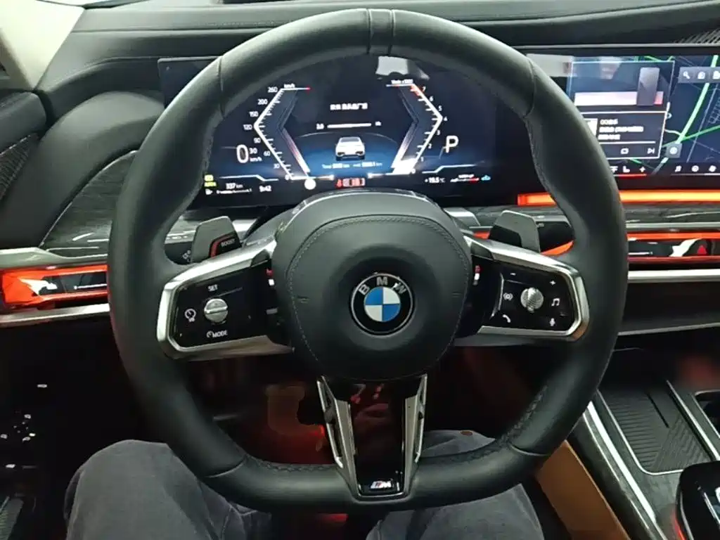BMW 7 Series — миниатюра 11