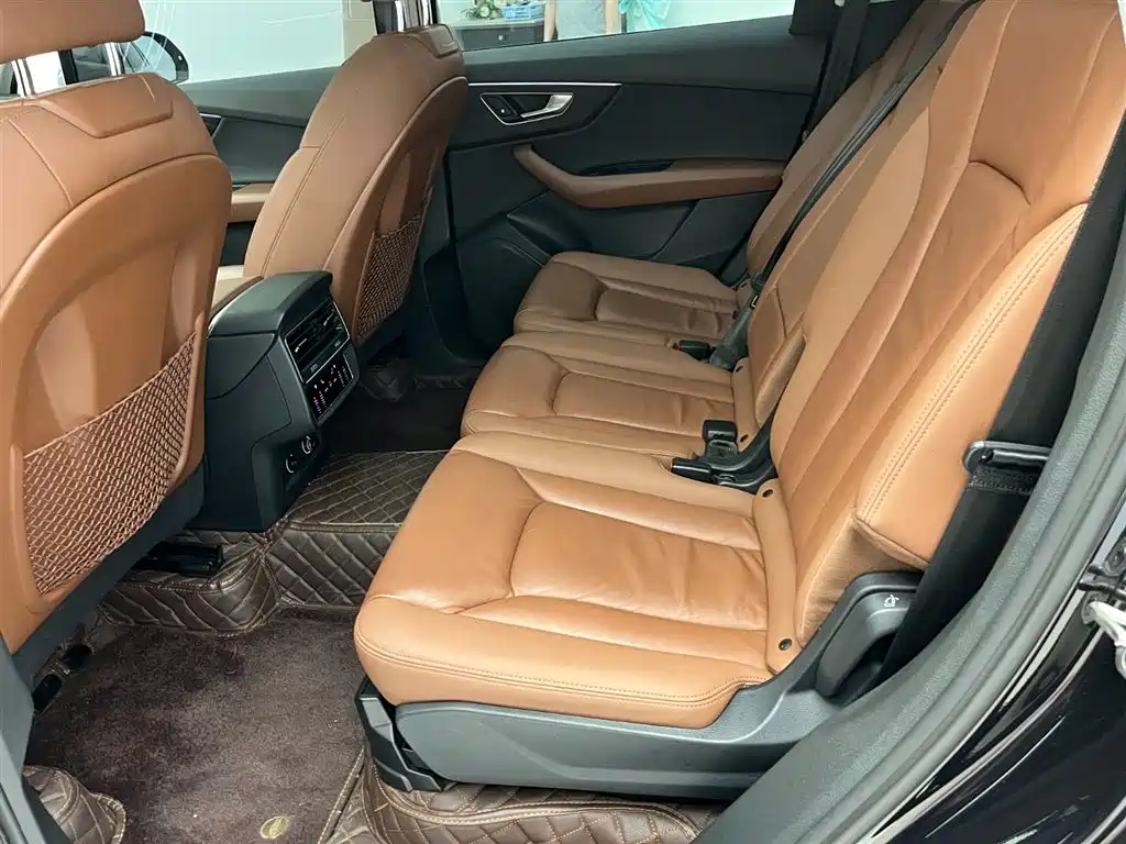 Audi Q7 — миниатюра 12