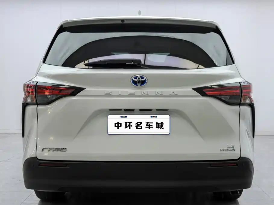 Toyota Sienna — миниатюра 16