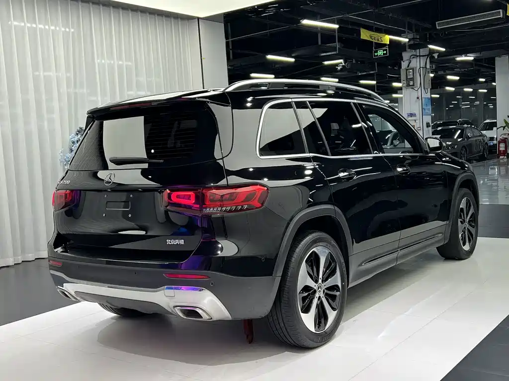 Mercedes-Benz GLB — миниатюра 11