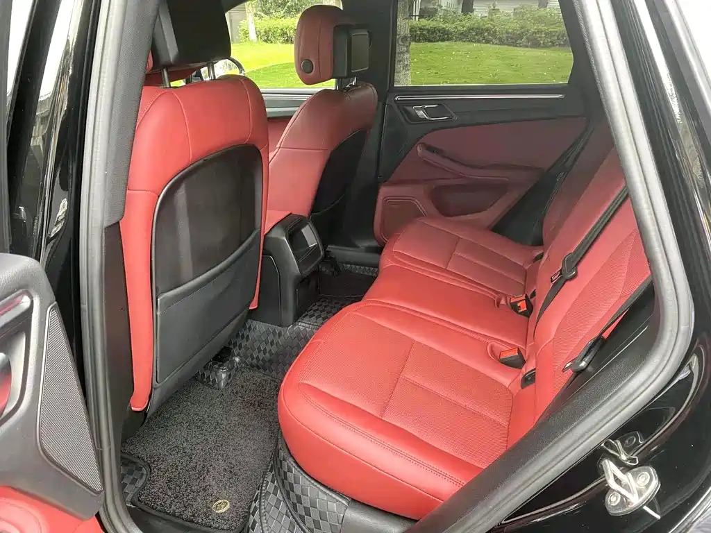 Porsche Macan — миниатюра 5