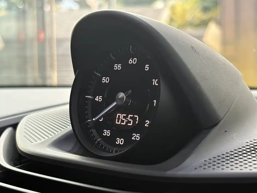 Porsche Taycan — миниатюра 22