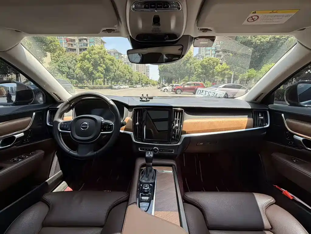 Volvo S90 — миниатюра 13