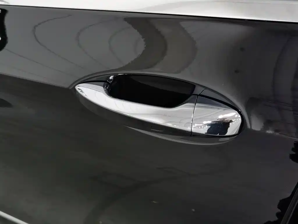 Mercedes-Benz E-Class 2023 — фото 18