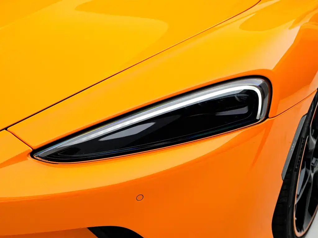 McLaren GT — миниатюра 10