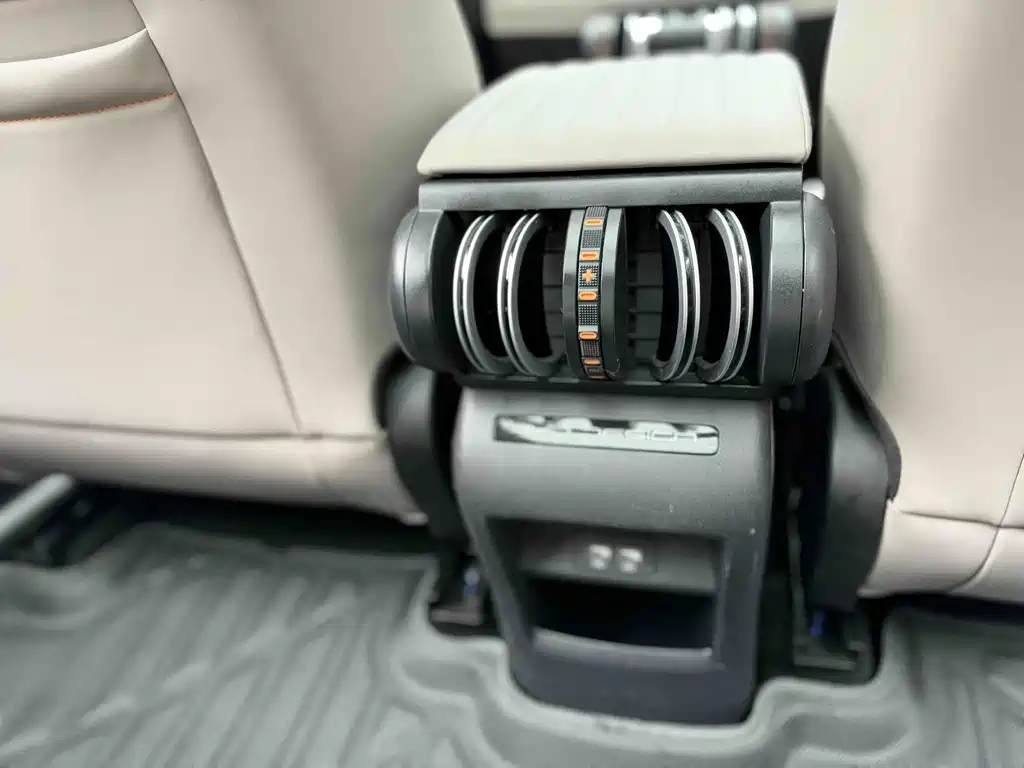 BYD Yuan Plus — миниатюра 12