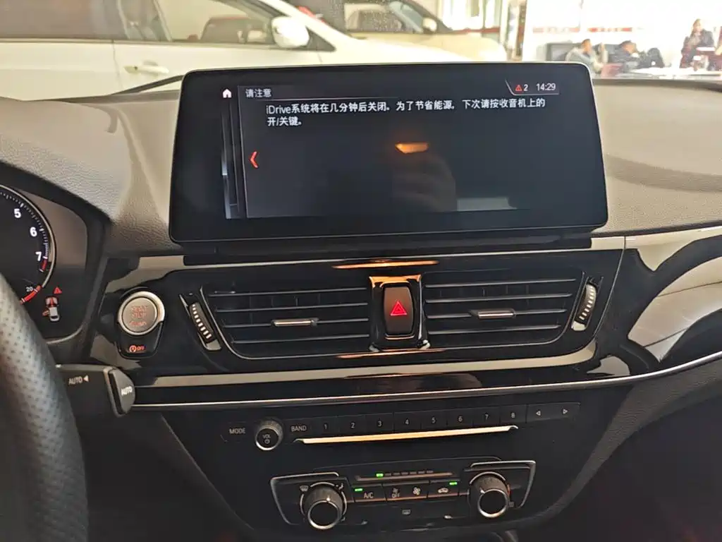 BMW 1 Series 2021 — фото 12