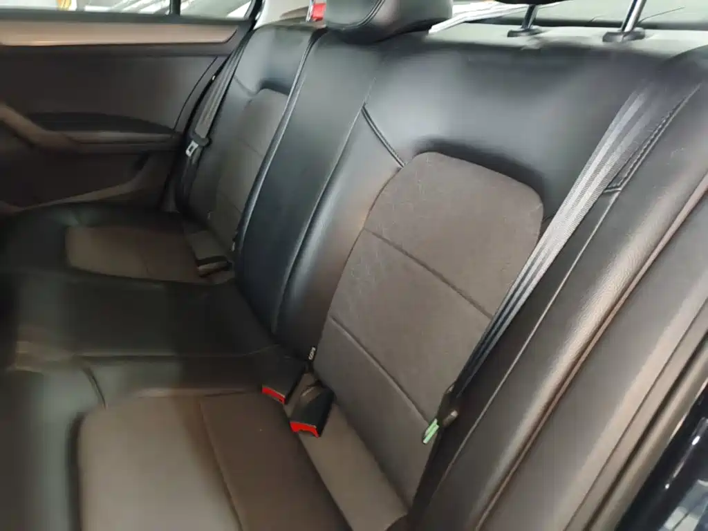 Volkswagen Santana — миниатюра 17