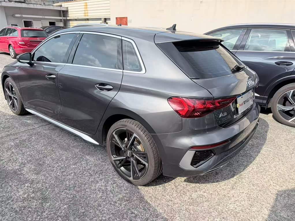 Audi A3 1.4 л 2021 г. Серебристо-серый, пробег 42100 км