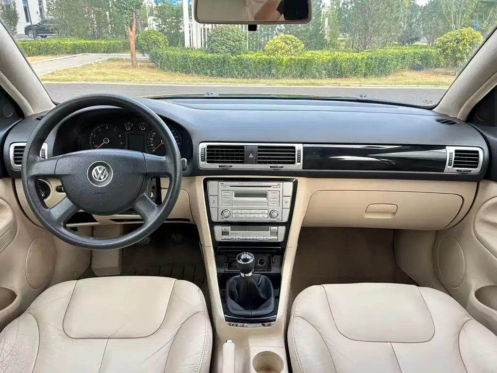 Volkswagen Passat Lingyu — миниатюра 5