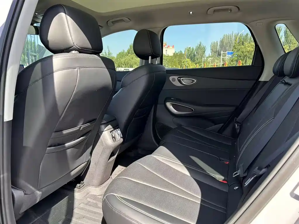 BYD Sealion 05 EV — миниатюра 4