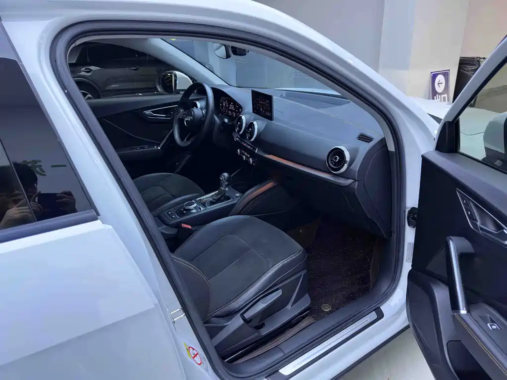Audi Q2L e-tron — миниатюра 19
