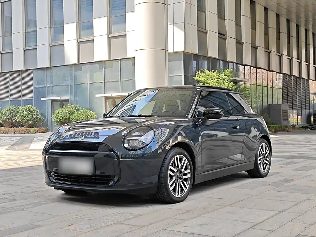 Mini COOPER 2024 456km COOPER E