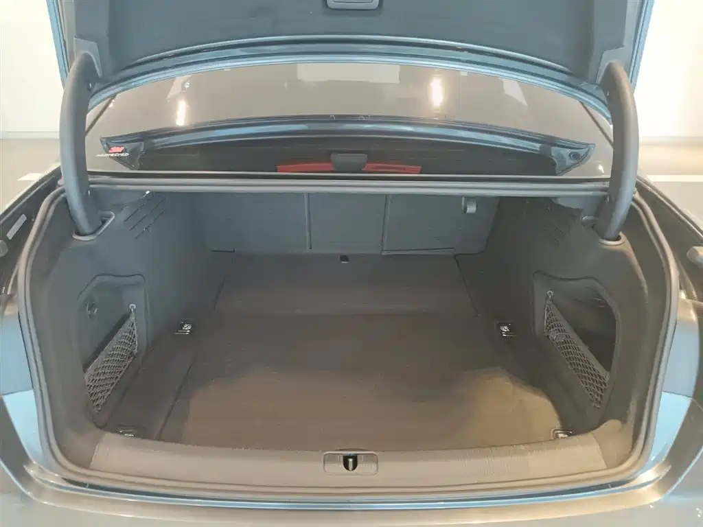 Audi A4L — миниатюра 8