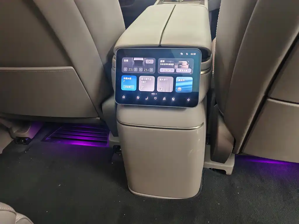 NIO ES8 — миниатюра 23