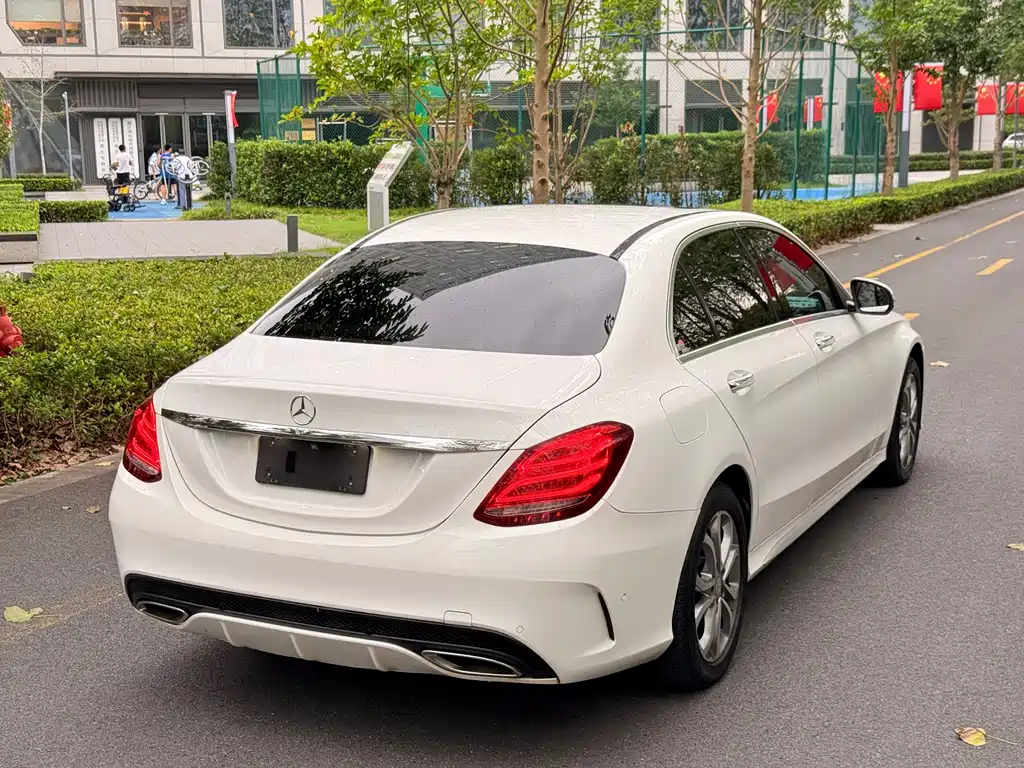 Mercedes-Benz C-Class — миниатюра 5