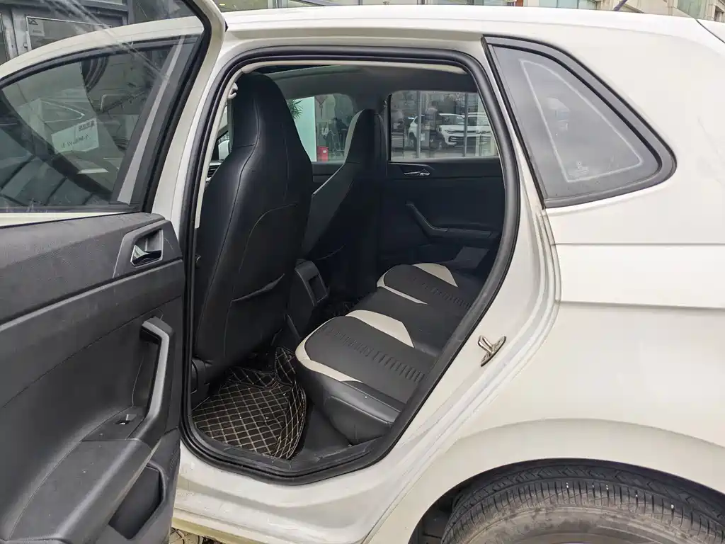Volkswagen Polo — миниатюра 6