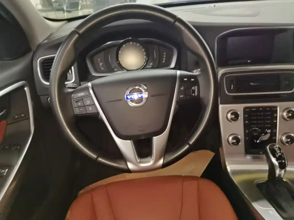 Volvo S60 — миниатюра 11