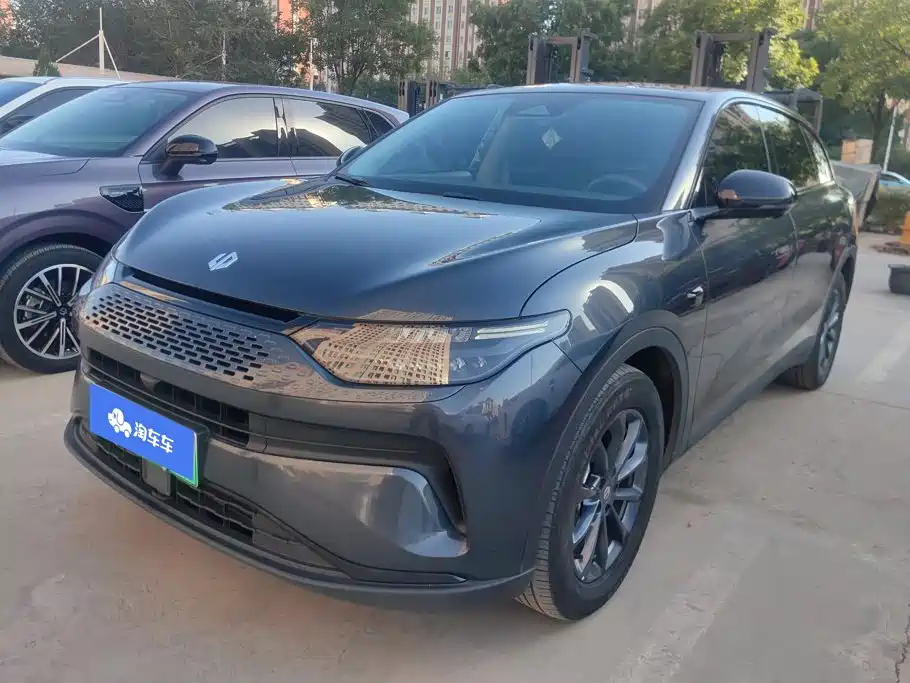 Leapmotor C11