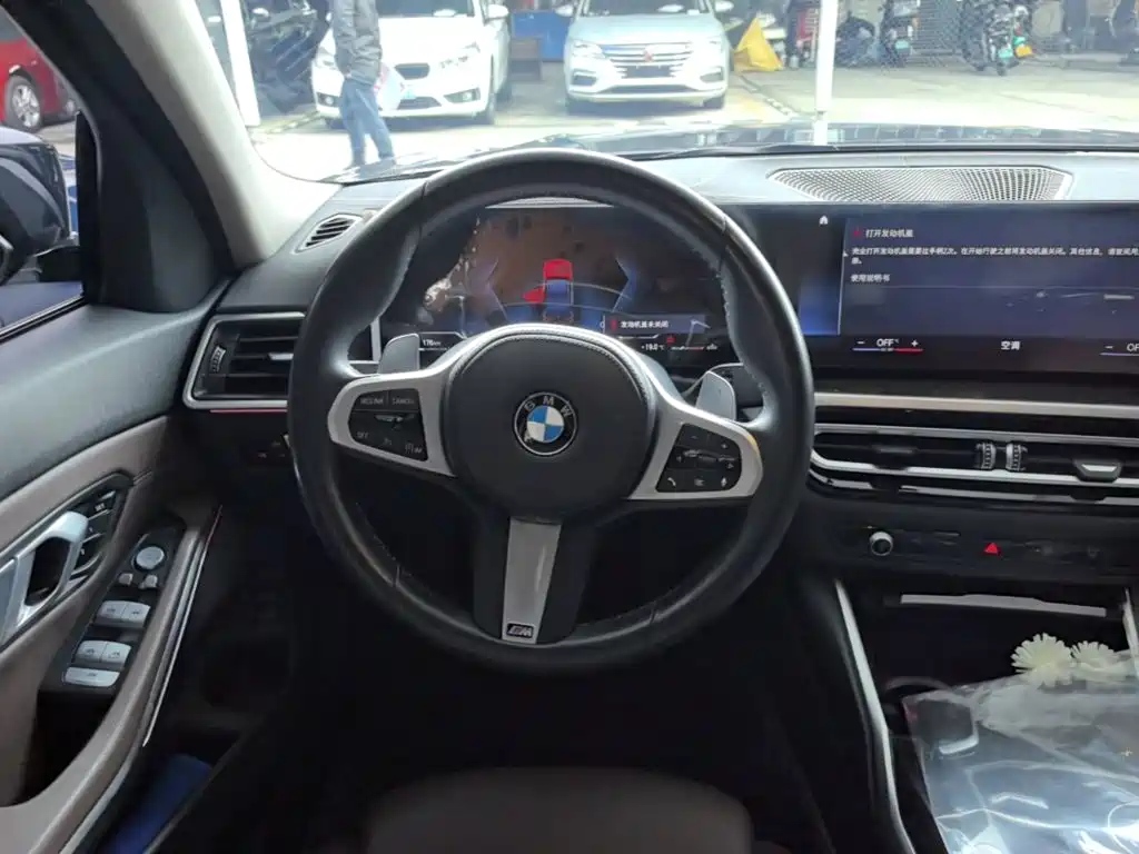 BMW 3 Series 2023 — фото 10