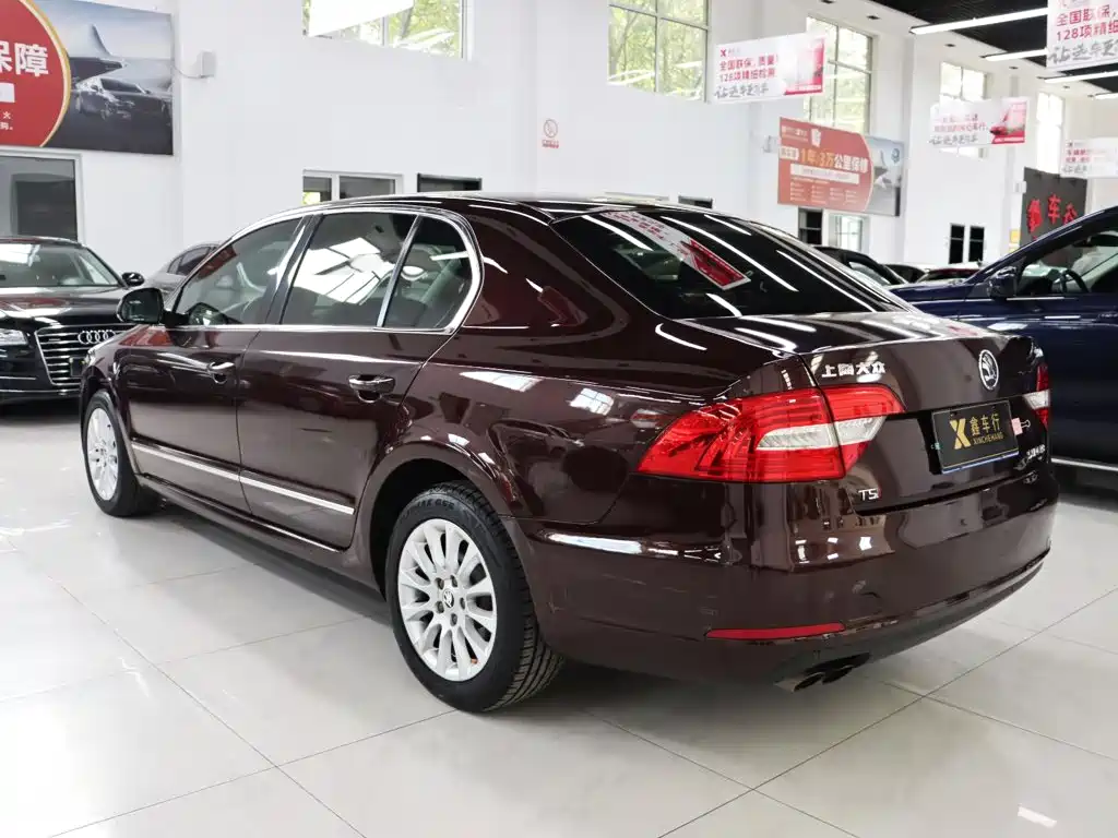 Skoda Superb — миниатюра 7