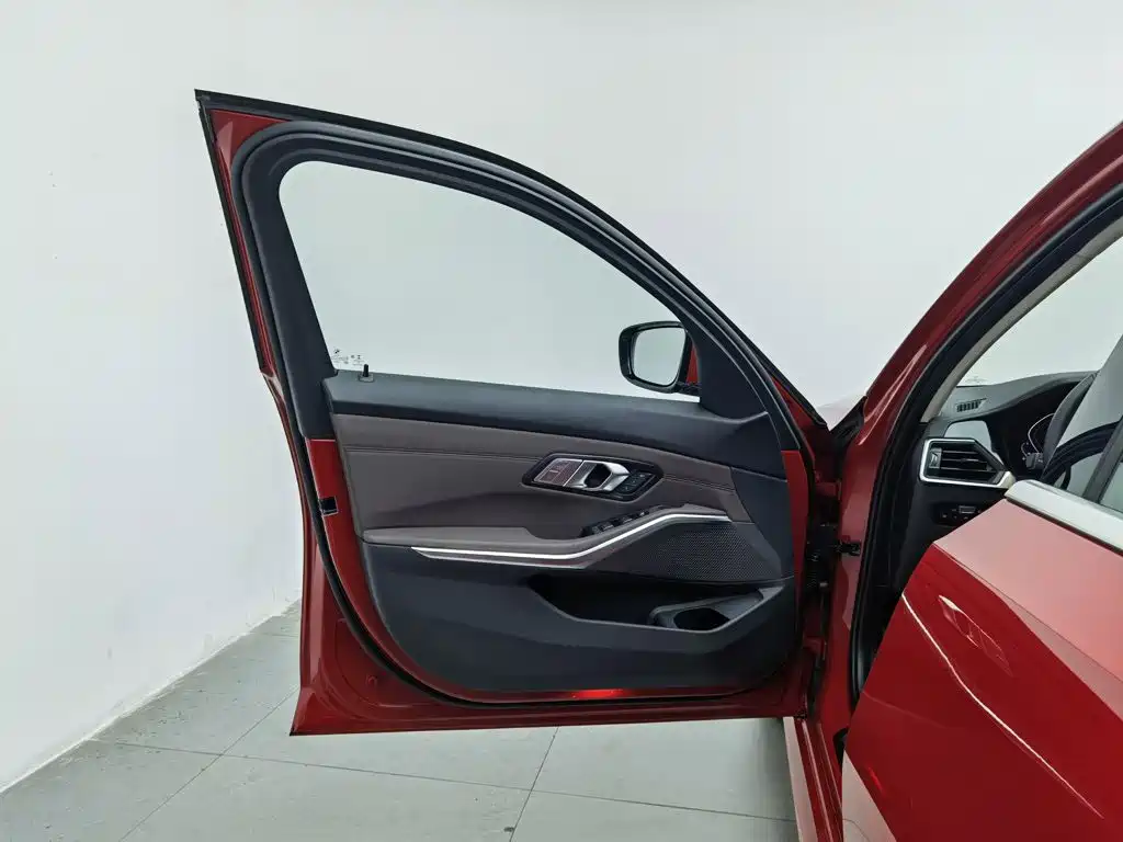 BMW 3 Series — миниатюра 8