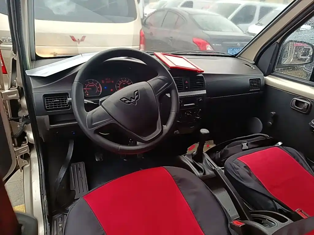 Wuling Rongguang — миниатюра 10