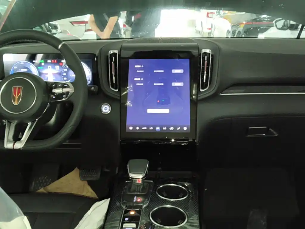Hongqi Hongqi HS3 PHEV — миниатюра 13