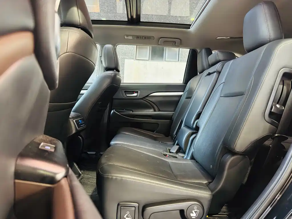 Toyota Highlander — миниатюра 7