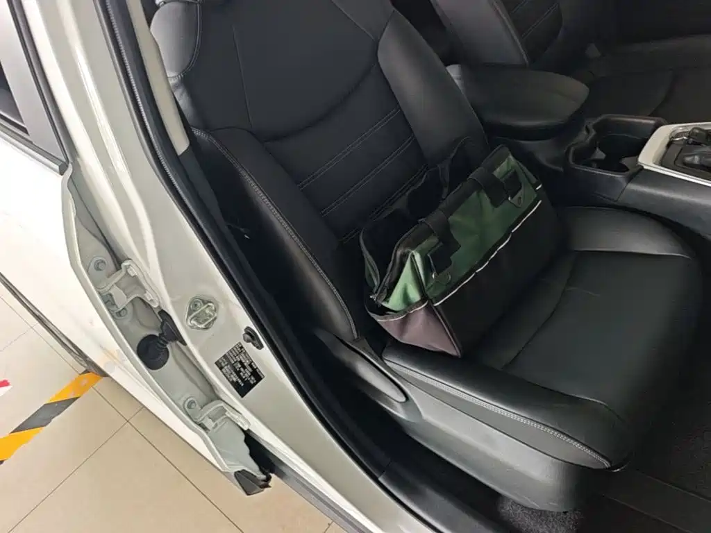 Toyota RAV4 — миниатюра 25