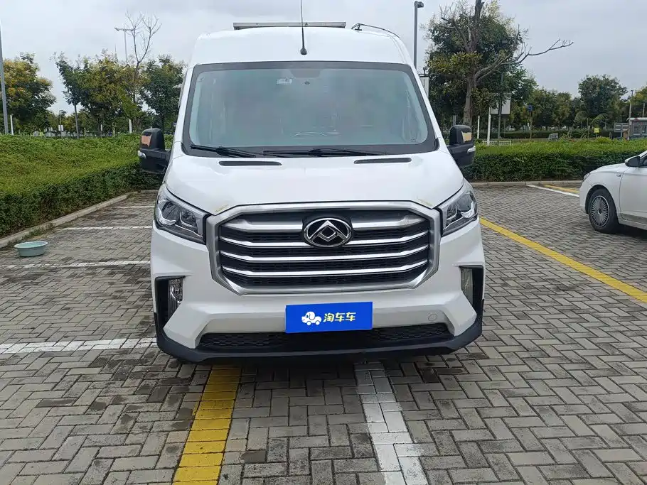 MAXUS V90 — миниатюра 2