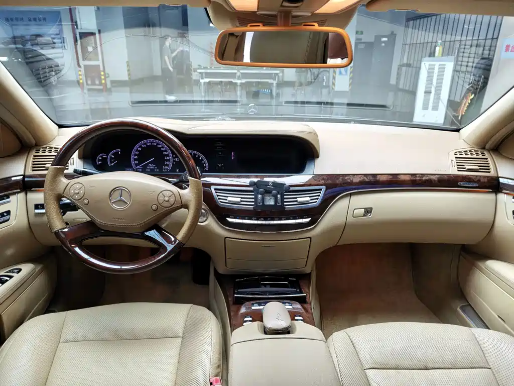 Mercedes-Benz S-Class — миниатюра 6
