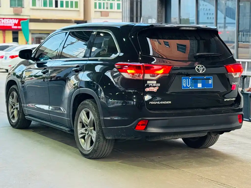 Toyota Highlander — миниатюра 10