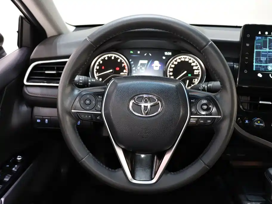 Toyota Camry — миниатюра 12