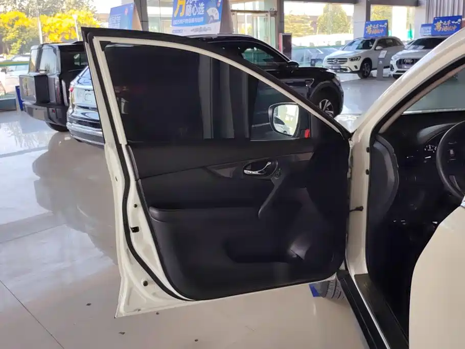 Nissan X-Trail — миниатюра 7