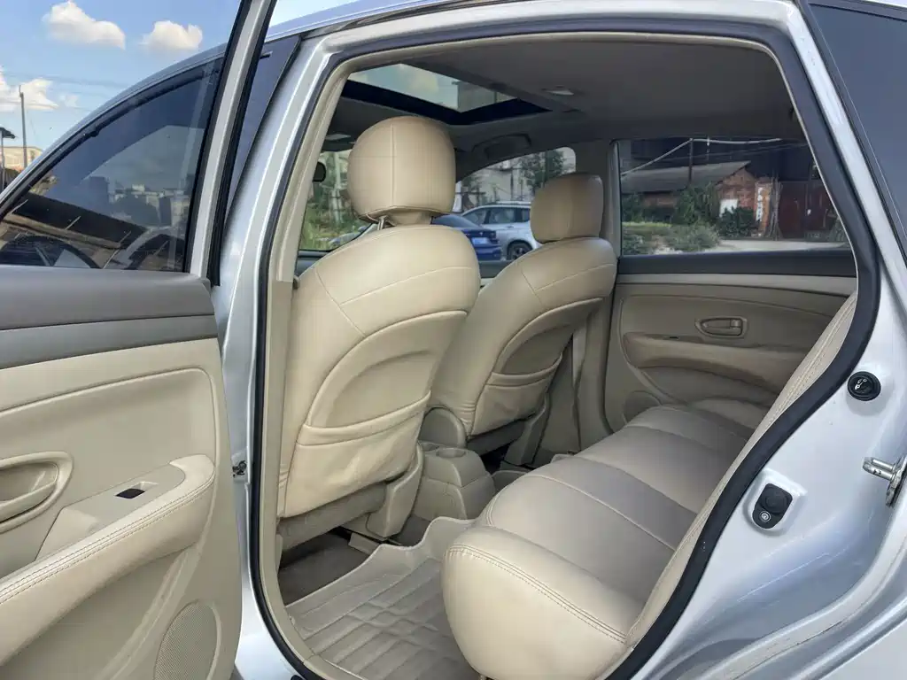 Nissan Sylphy — миниатюра 8