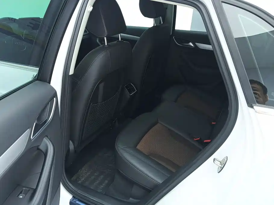 Audi Q3 — миниатюра 11