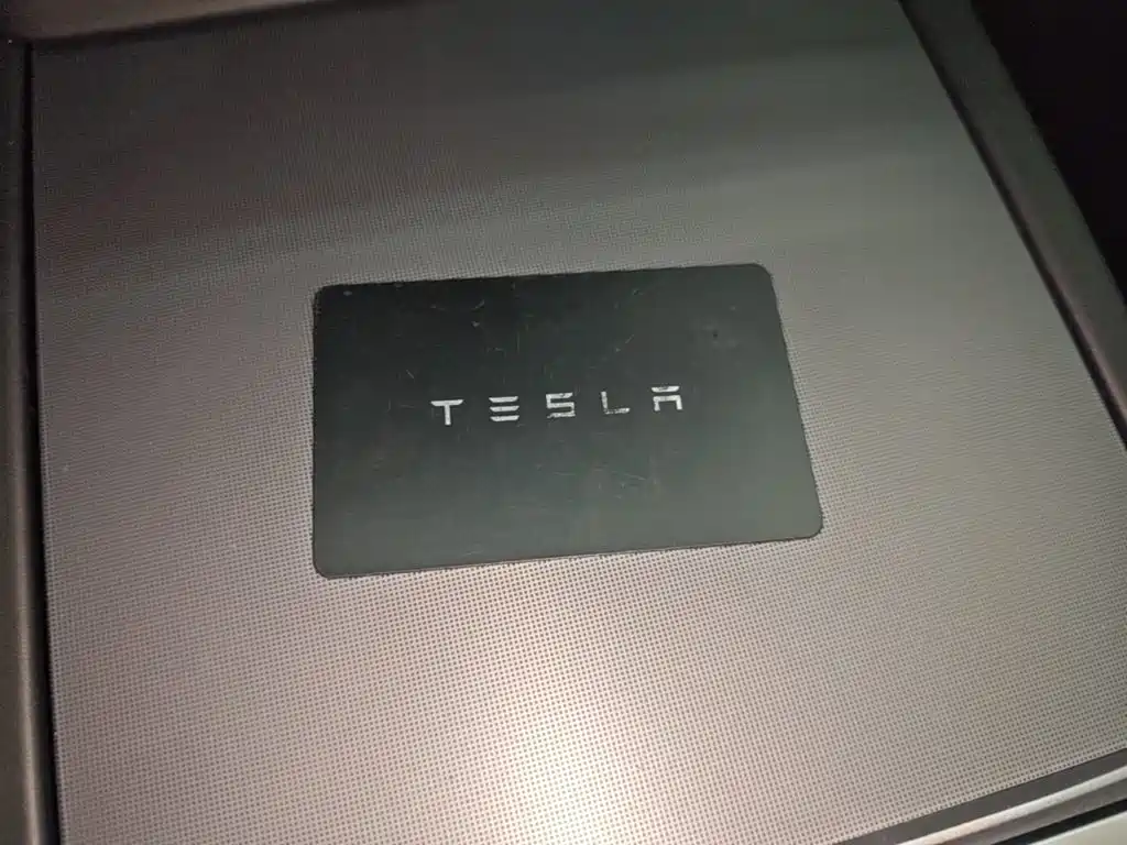 Tesla Model 3 — миниатюра 9