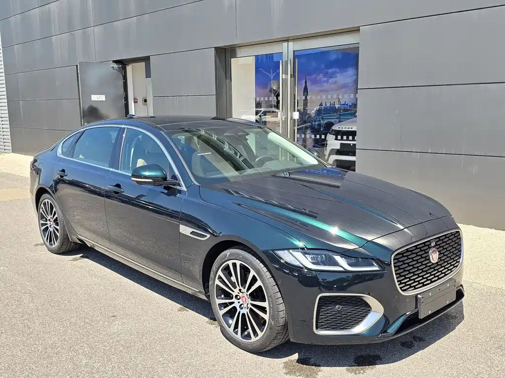 Jaguar XFL 2025 2.0T P250 Premium Luxury