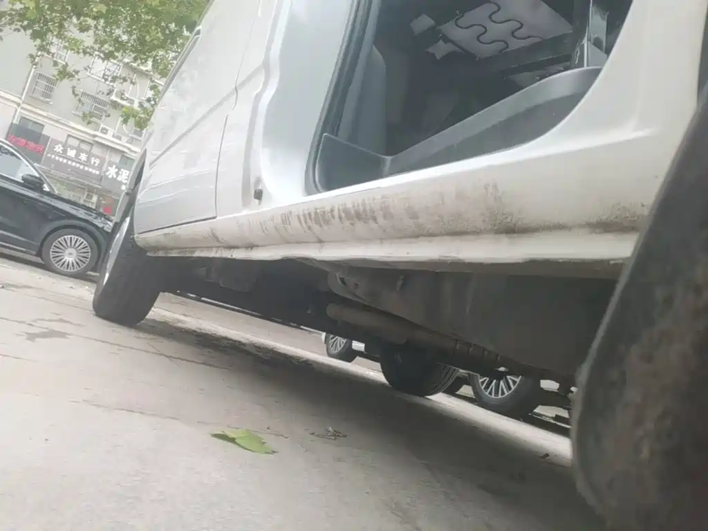 MAXUS V80 — миниатюра 21