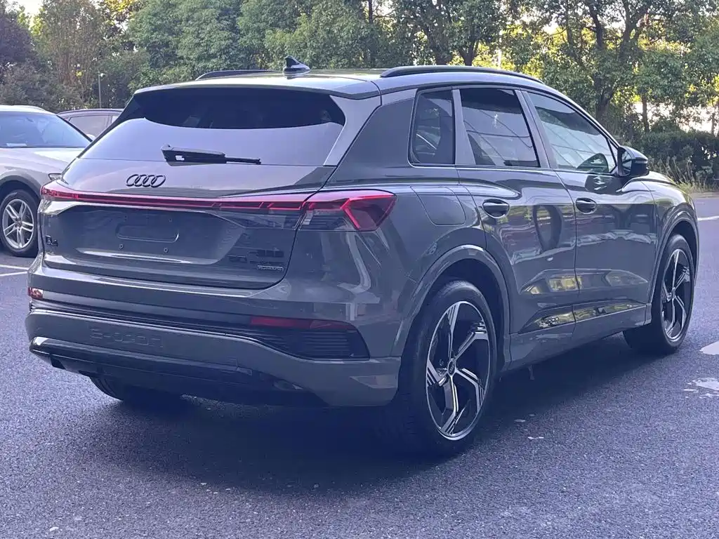 Audi Q4 e-tron — миниатюра 5